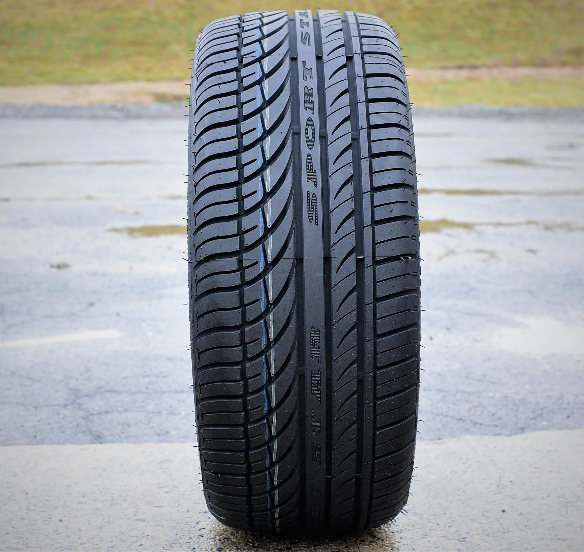 Set of 4 235/55R18 High Performance All-Season Tires S395