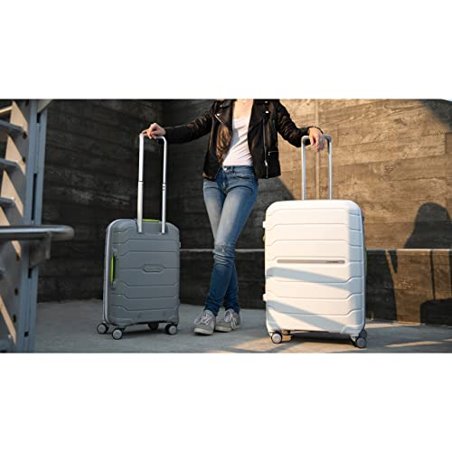 21-Inch Hardside Carry-On Luggage with Spinner Wheels W53970