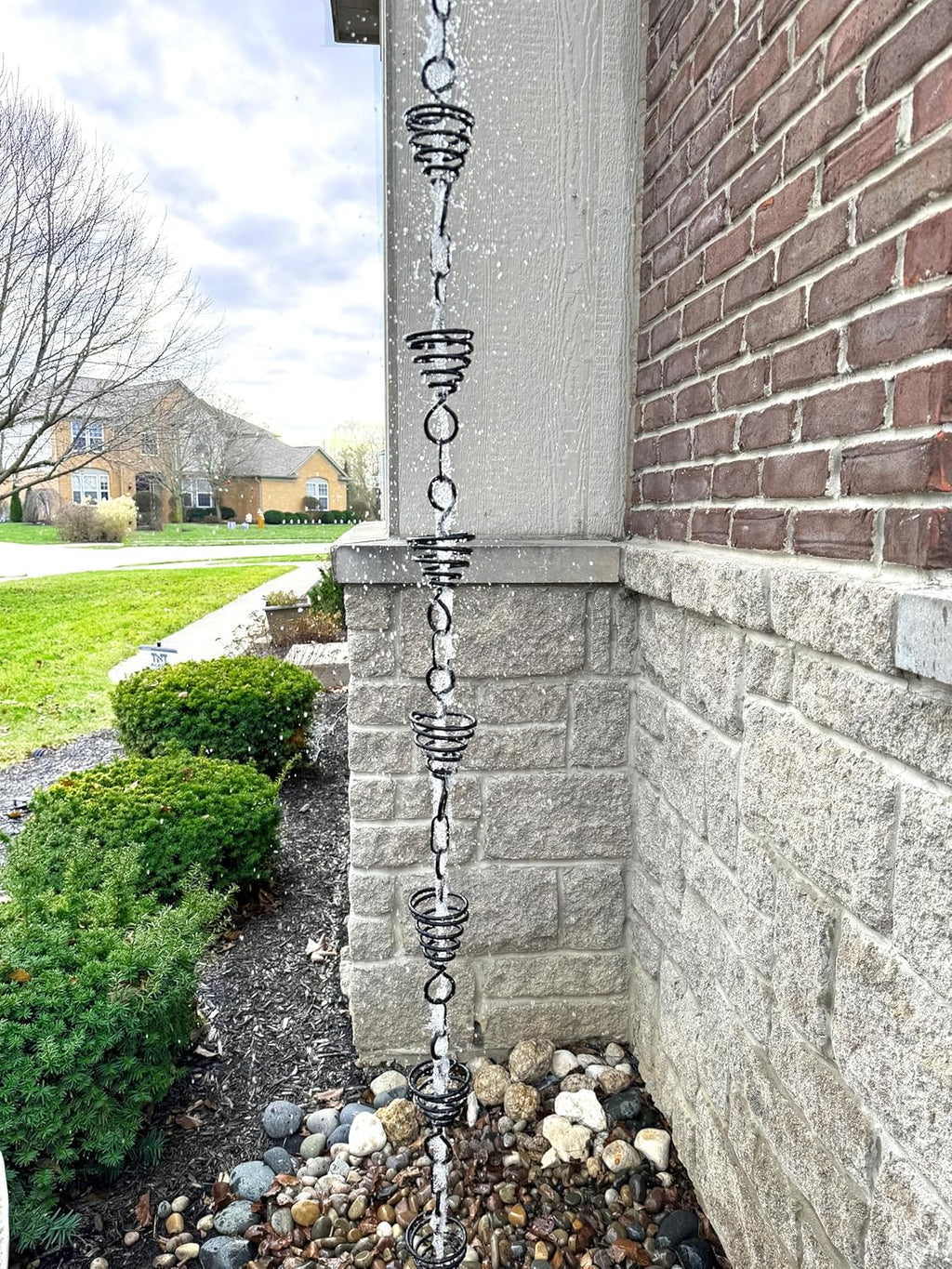 Rain Chain for Gutter Downspout, 8.5 FT, Black Powder Coated Metal O3216