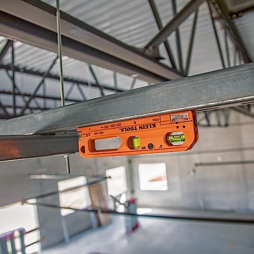 Laser Level with Magnetic Base, Laser Line and Spot C88486