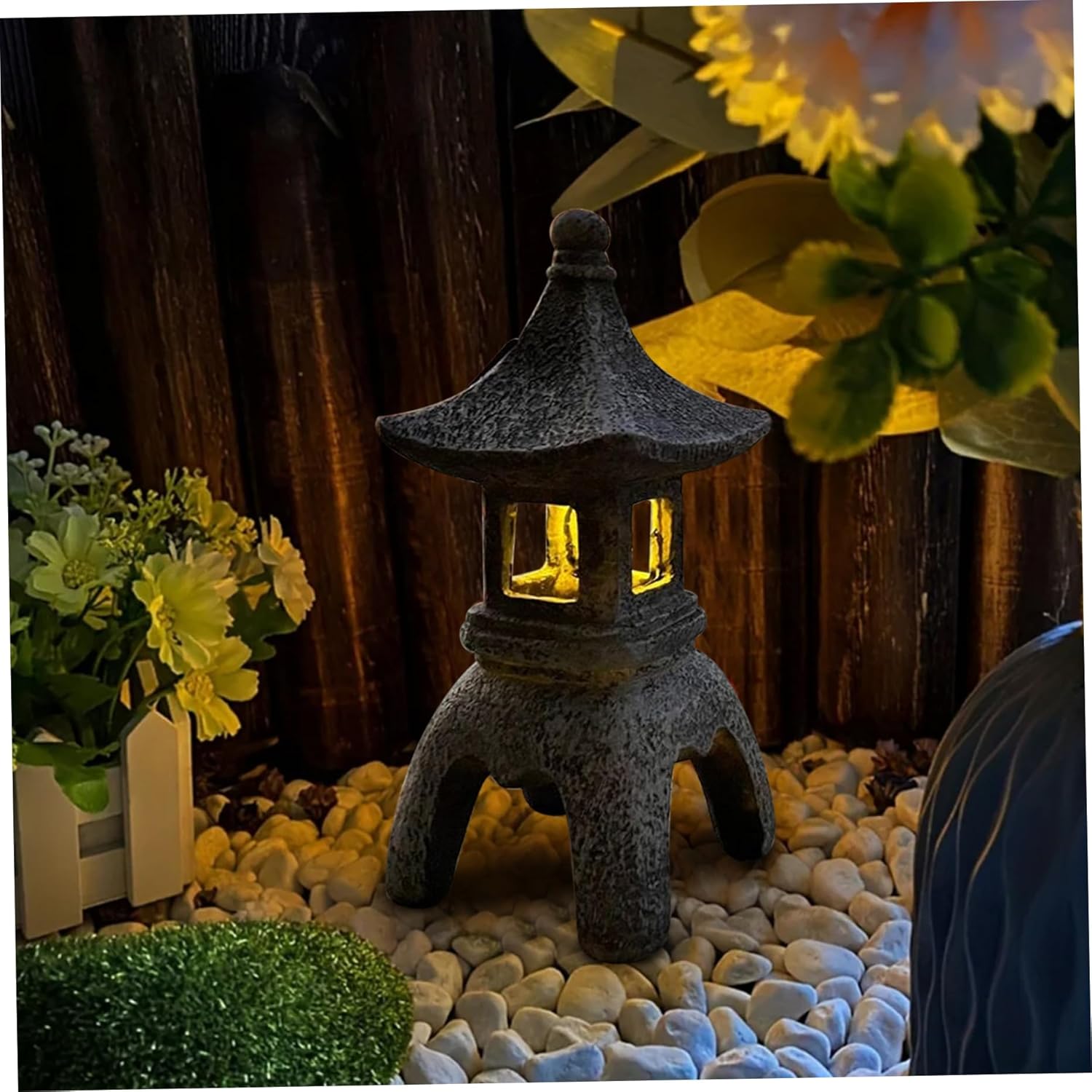 Solar Pagoda Lantern Garden Statue Resin Waterproof Outdoor Decor R5510