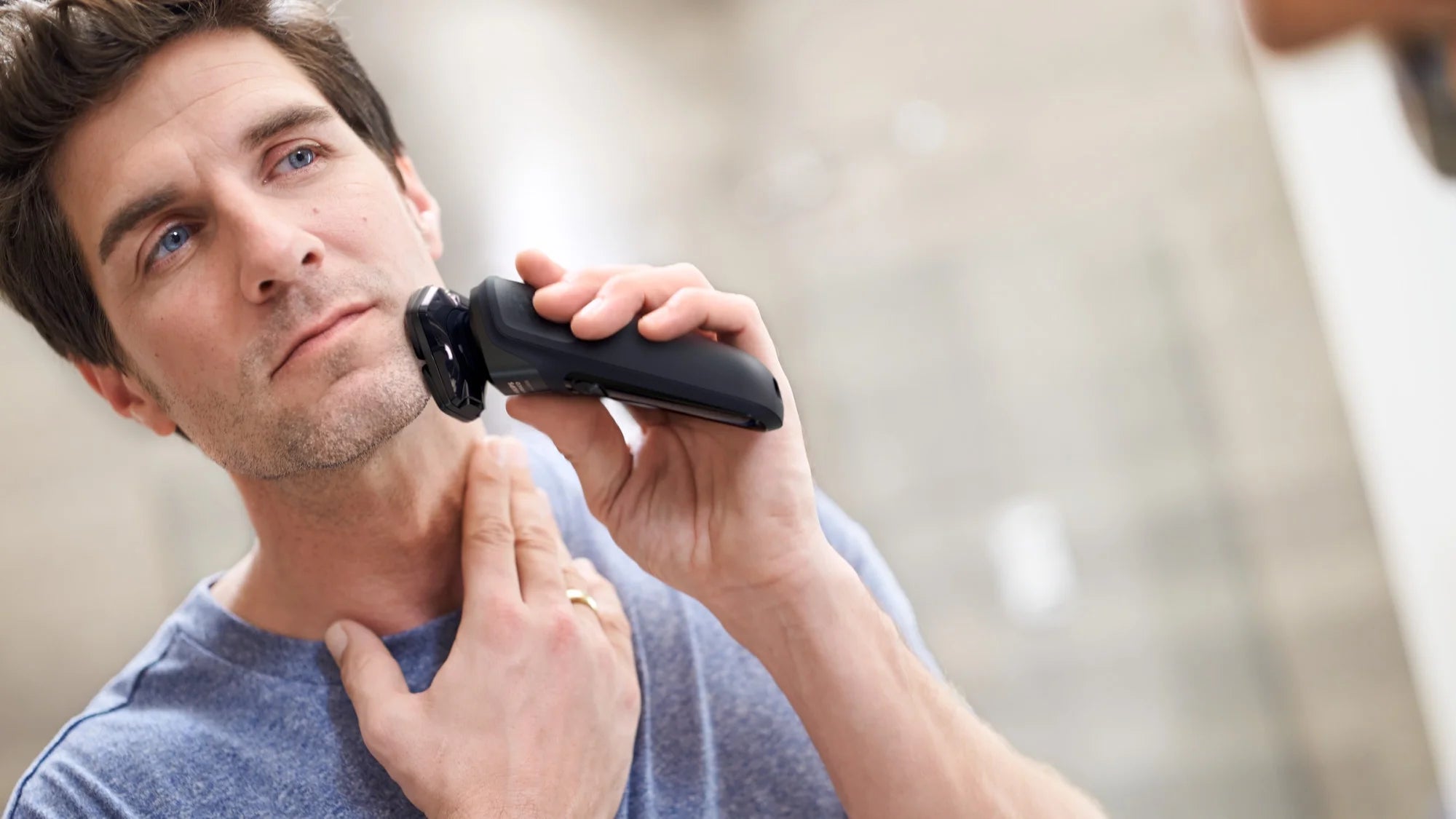 Rechargeable Wet & Dry Shaver with Pop-Up Trimmer M469228