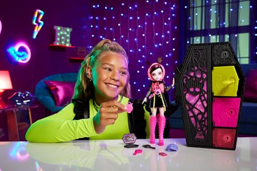 Monster High Skulltimate Secrets Neon Frights Doll & Accessories, Toralei Stripe with Dress-Up Locker & 19+ Surprises R9605