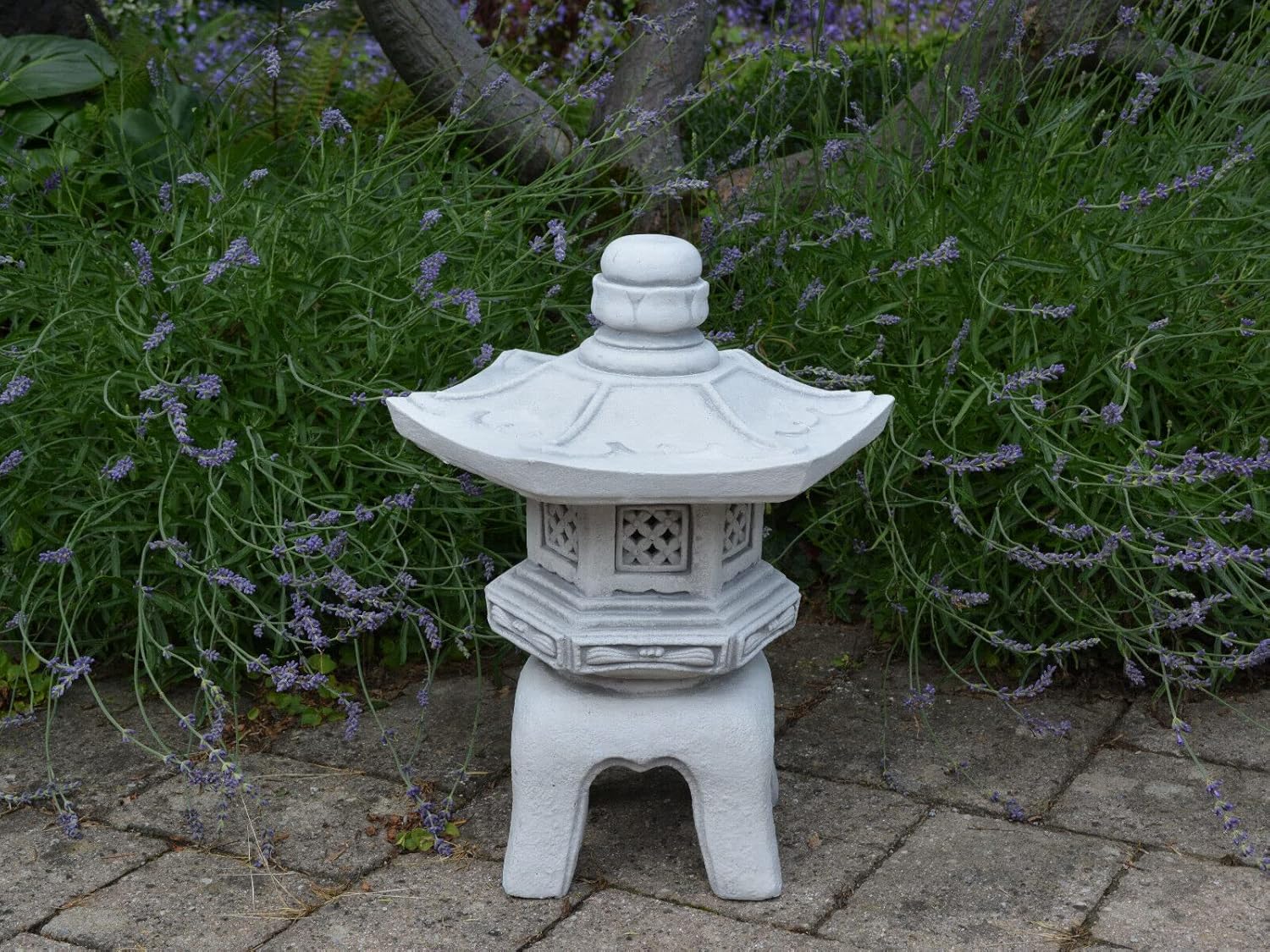 Concrete Pagoda Lantern Statue for Zen Garden Outdoor Decor J228