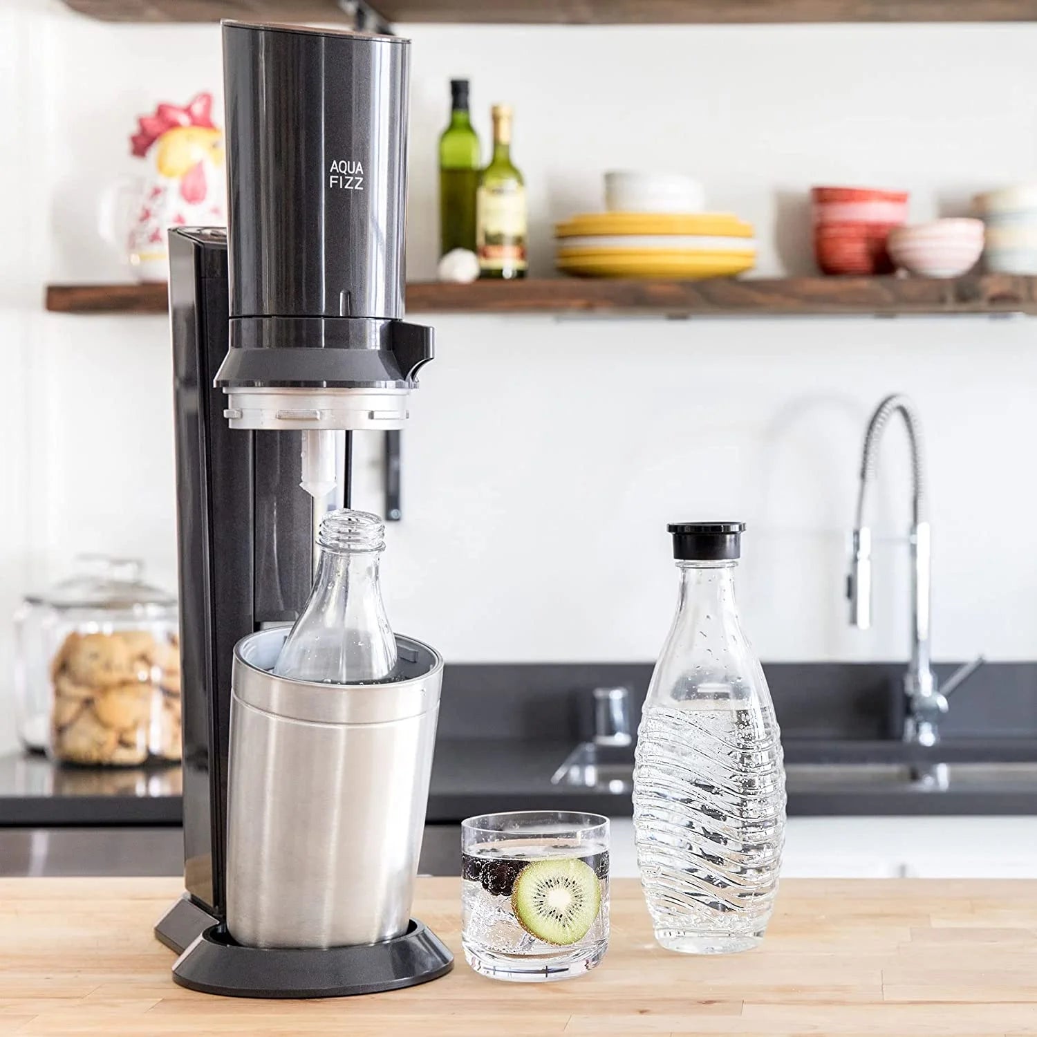 Sparkling Water Maker Kit with CO2 and Glass Carafes D595850