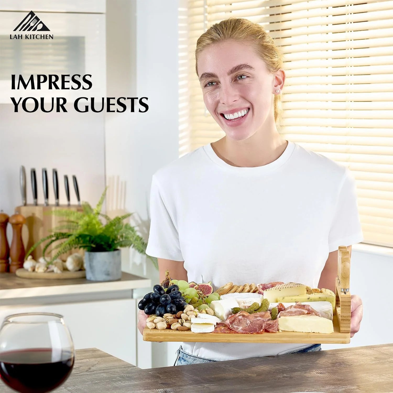 Large Charcuterie Board Gift Set with Accessories and Insulated Travel Bag I518