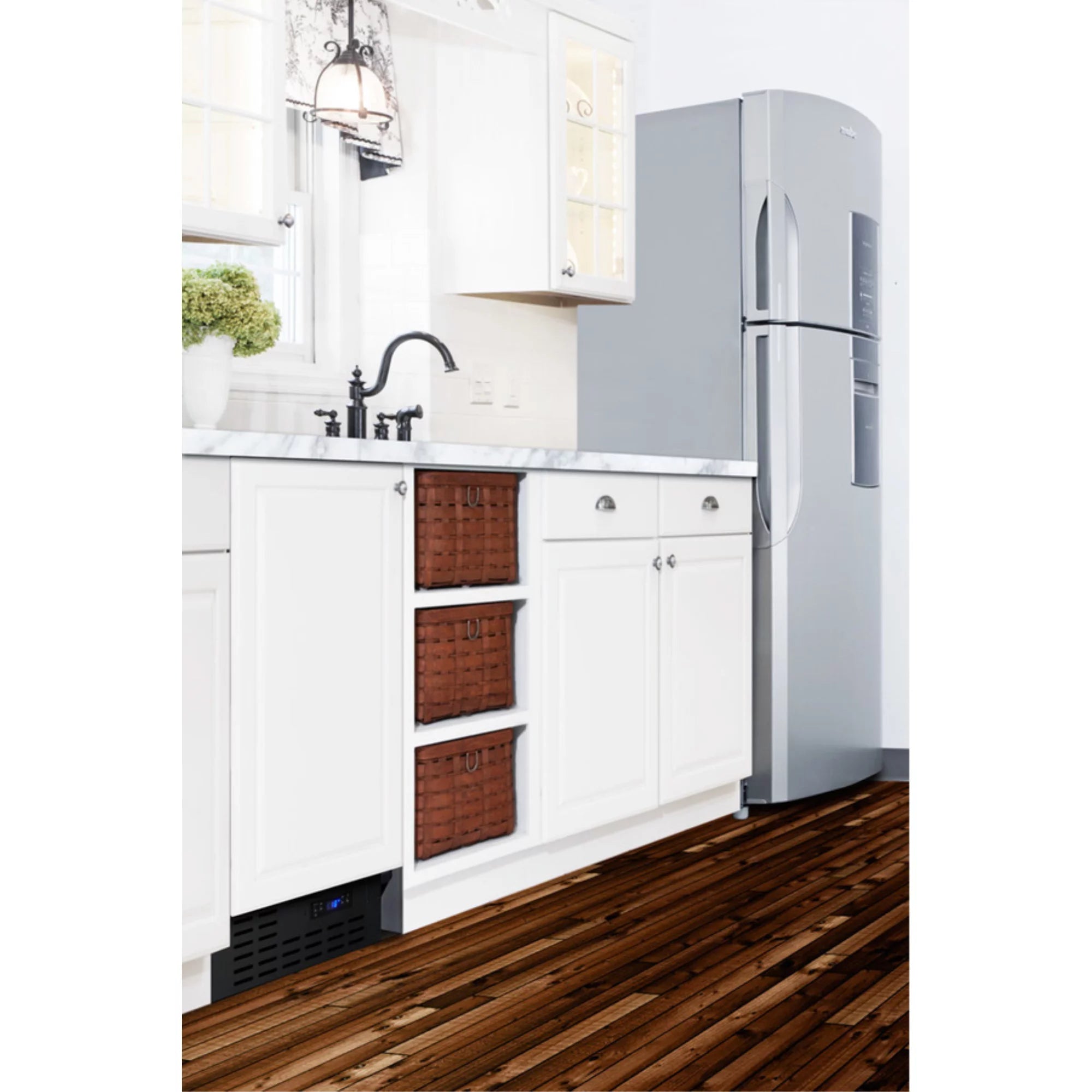Compact Refrigerator 18-Inch 2.7 Cu. Ft. Z68944