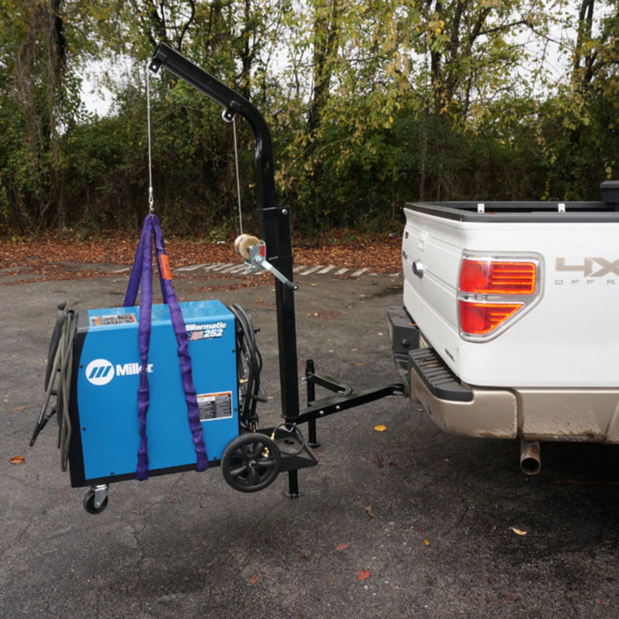 Hitch Mounted Hoist for Game W974653