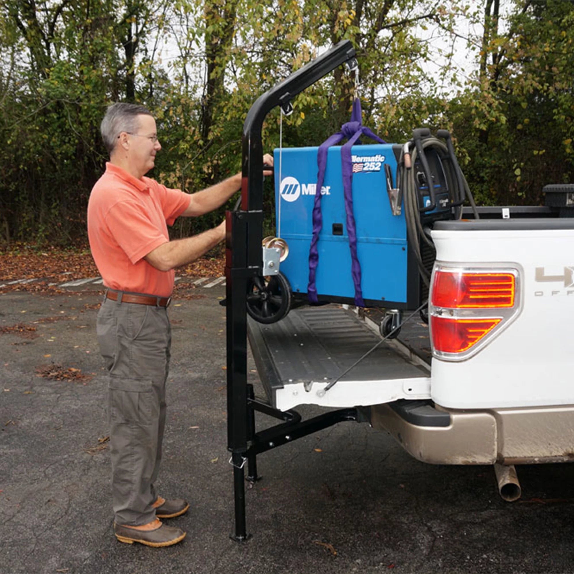 Hitch Mounted Hoist for Game W974653