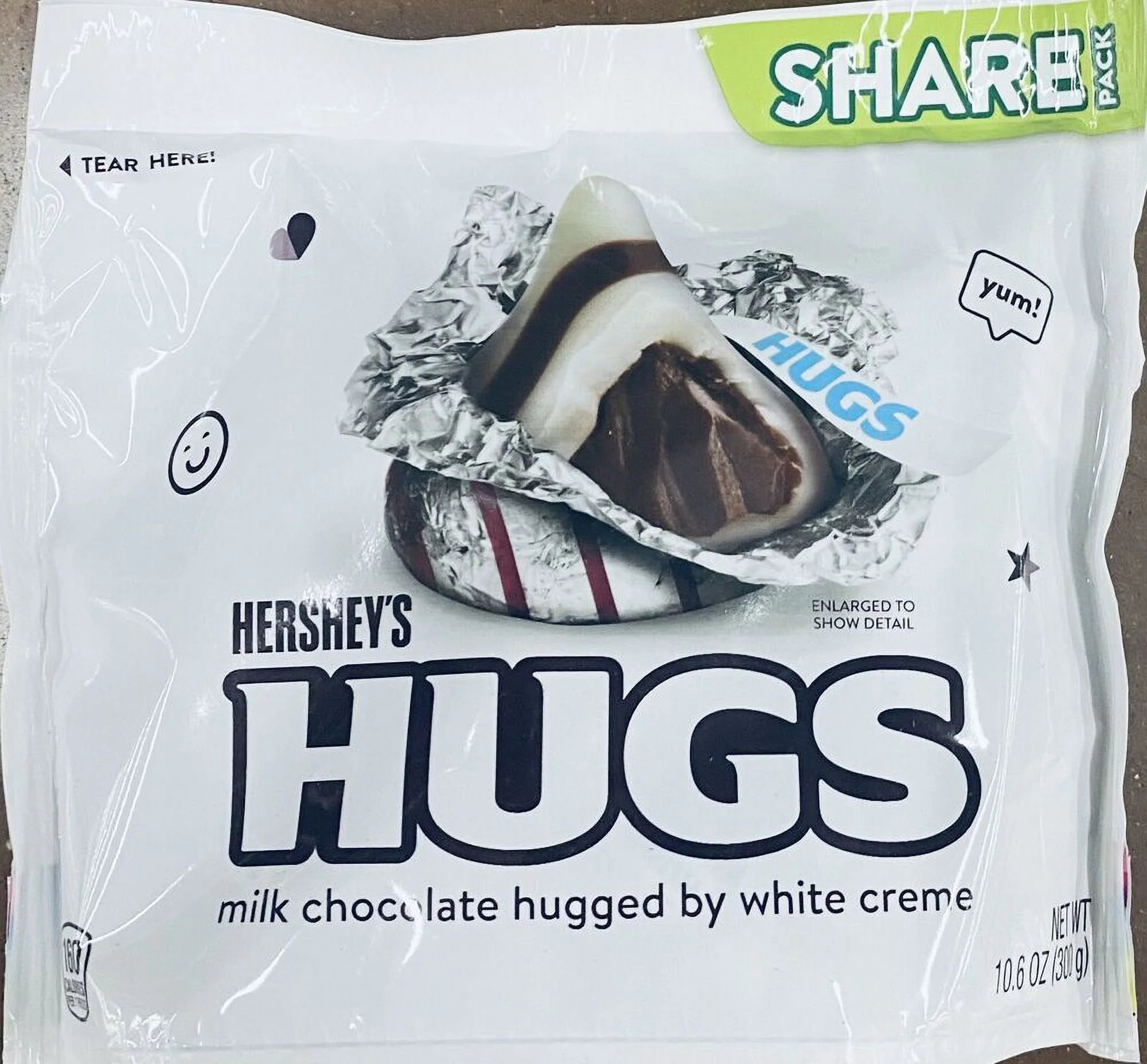 Milk Chocolate and White Creme Candy Share Pack M506998