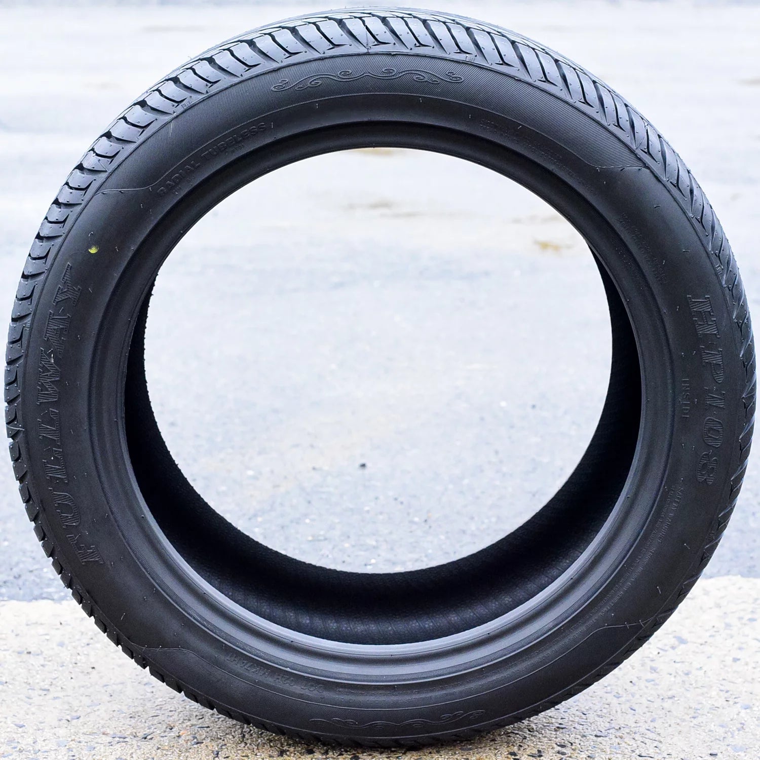 Set of 4 235/55R18 High Performance All-Season Tires S395