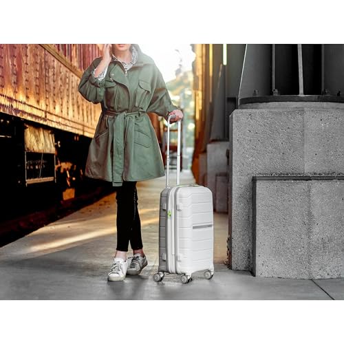 21-Inch Hardside Carry-On Luggage with Spinner Wheels W53970