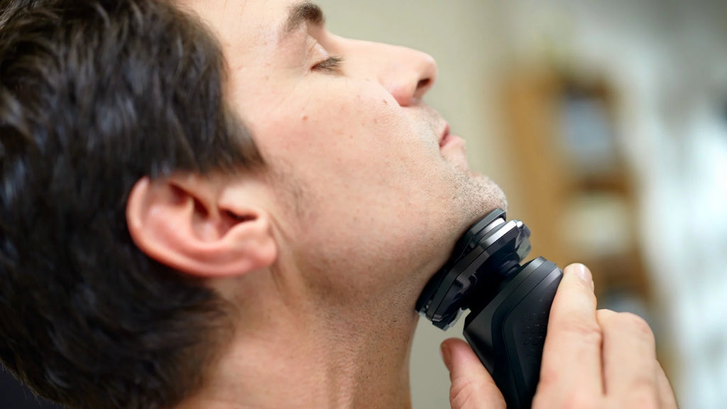 Rechargeable Wet & Dry Shaver with Pop-Up Trimmer M469228